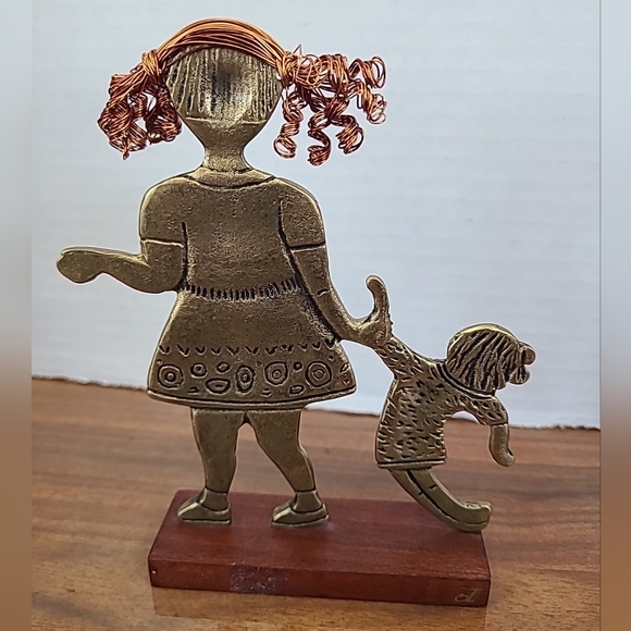 Country Crafts Tigaki Handmade Bronze Decorative Figurine on Wood Stand - Picture 2 of 7